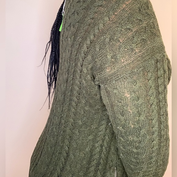 Olive green sweater - Picture 2 of 3